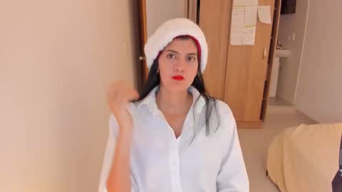 independent model online show from 12-24-24, 07:00