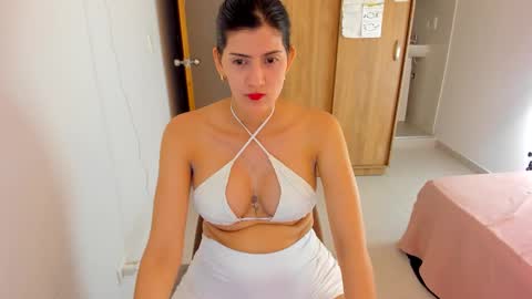 independent model online show from 02-07-25, 01:15