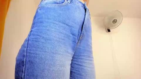 independent model online show from 02-17-25, 04:31