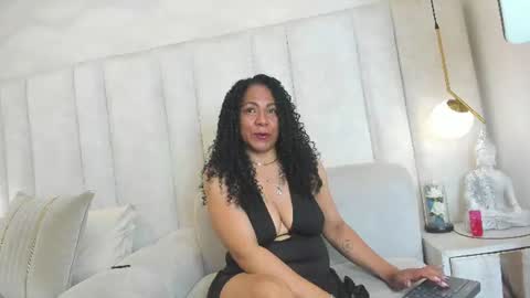 Snapshot of nahomi_dominique chatting on 06-24-26, 01:10 Nahomi Dominique online show from 06-24-26, 01:10