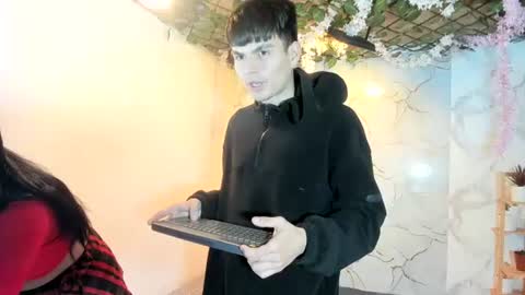 nahomi_hot2002 online show from 07-03-26, 04:41