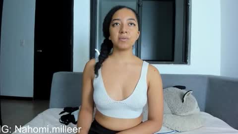 Snapshot of nahomi_miller_ chatting on 12-20-25, 11:34 Laura online show from 12-20-25, 11:34