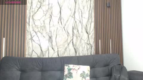 Snapshot of nahomi_miller_ chatting on 02-12-26, 08:59 Laura online show from 02-12-26, 08:59