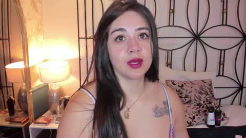 Nahomi  online show from 10-16-25, 11:00