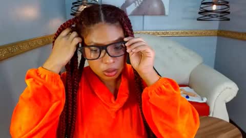 Nahomy online show from 11-01-25, 10:23