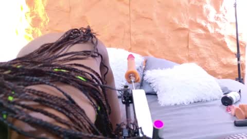 Snapshot of nahomi_williams_ chatting on 05-25-26, 12:55 Nahomi online show from 05-25-26, 12:55
