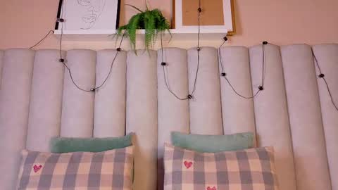  VICTORIA  online show from 04-15-26, 07:43