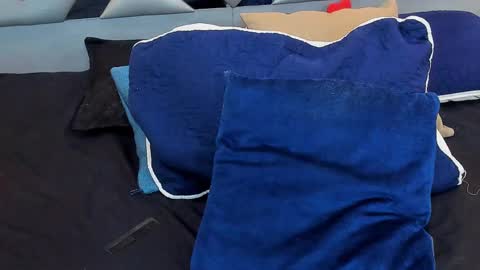 Snapshot of nahomii_hill chatting on 02-16-25, 01:03 Nahomi online show from 02-16-25, 01:03