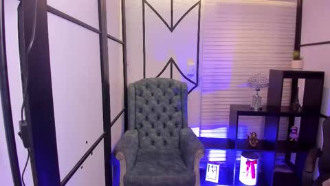 Nahomi online show from 12-02-25, 04:18