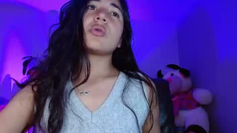 Snapshot of nahomy_rain chatting on 06-19-26, 03:11 online show from 06-19-26, 03:11