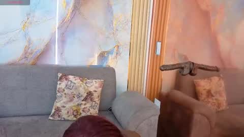 Nahomy  online show from 11-04-25, 10:42