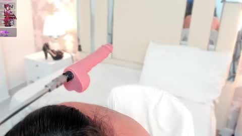 Snapshot of nahomyroberts chatting on 01-17-26, 08:41 Nahomy Roberts online show from 01-17-26, 08:41