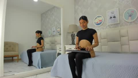 Snapshot of naia_cox chatting on 05-25-26, 03:34 naia_cox online show from 05-25-26, 03:34