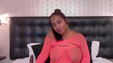 Snapshot of naiaramasson_ chatting on 06-06-26, 12:21 naiaramasson_ online show from 06-06-26, 12:21