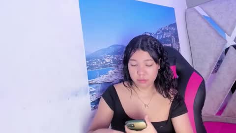 Snapshot of naileth_ chatting on 11-21-25, 03:16 NAILETH online show from 11-21-25, 03:16