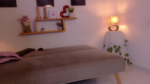 nairagold_ online show from 05-15-26, 11:23
