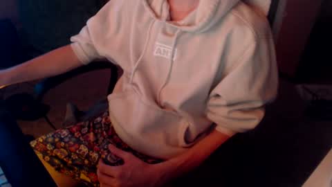 Snapshot of naj8 chatting on 09-16-25, 04:46 Drew online show from 09-16-25, 04:46