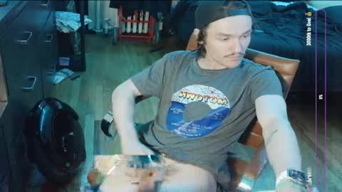 Snapshot of nakedboi420 chatting on 05-13-26, 04:04 mid-west guy living on the east coast trying to figure out where to go next online show from 05-13-26, 04:04