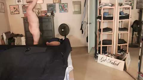 Snapshot of nakedmonkey chatting on 04-26-26, 01:14 nakedmonkey online show from 04-26-26, 01:14