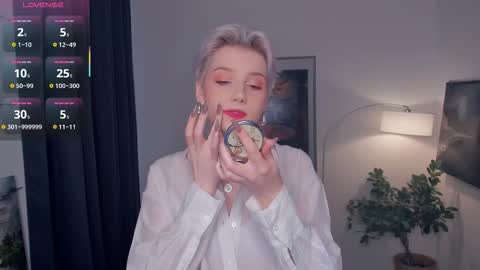 Kate online show from 10-19-25, 11:44