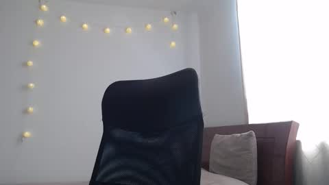 Snapshot of nala_foster chatting on 10-27-25, 02:10 Nala online show from 10-27-25, 02:10