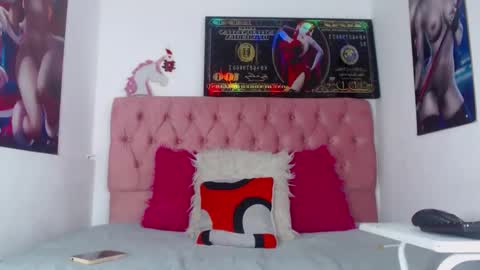 Snapshot of nalaroy chatting on 12-20-25, 05:14 NALAROY online show from 12-20-25, 05:14