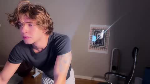 Snapshot of namiraaxel chatting on 12-01-24, 08:42 Georges online show from 12-01-24, 08:42