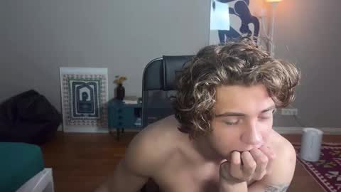 Snapshot of namiraaxel chatting on 01-18-25, 08:30 Georges online show from 01-18-25, 08:30