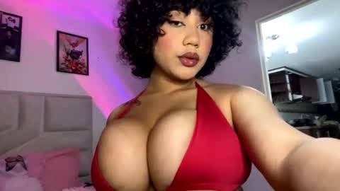 Snapshot of namithompson chatting on 09-21-25, 12:23 NamiThompson online show from 09-21-25, 12:23