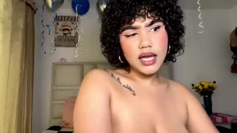 Snapshot of namithompson chatting on 10-01-25, 09:43 NamiThompson online show from 10-01-25, 09:43