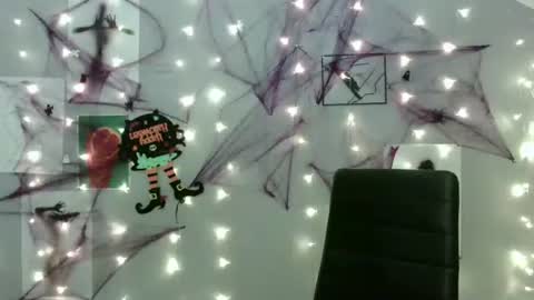 Nana online show from 10-17-25, 08:28