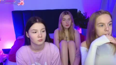 Maeve online show from 03-04-25, 05:13