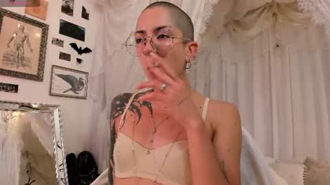 Snapshot of nanaxnana chatting on 06-11-26, 11:52 Alma Maria online show from 06-11-26, 11:52
