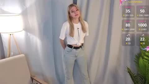 Snapshot of nancyajasin chatting on 11-21-25, 03:16 Hello im Lola online show from 11-21-25, 03:16