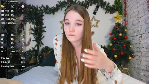 Snapshot of nancycaseys chatting on 01-22-25, 11:12 Luna online show from 01-22-25, 11:12
