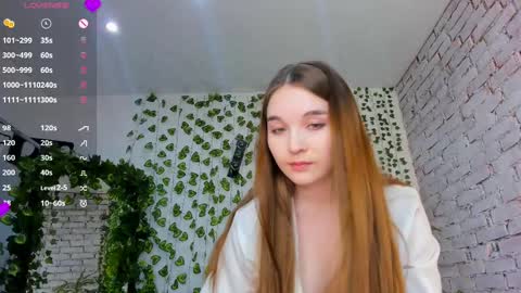 Snapshot of nancycaseys chatting on 02-27-25, 01:07 Luna online show from 02-27-25, 01:07