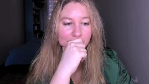 Nancy online show from 04-11-26, 08:40