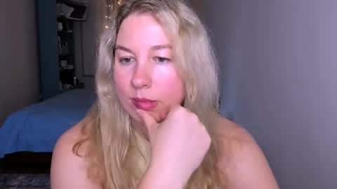 Snapshot of nancysanders chatting on 06-19-26, 06:01 Nancy online show from 06-19-26, 06:01