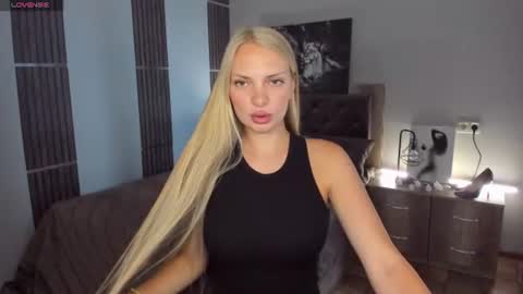 Snapshot of nancysummer chatting on 07-20-26, 10:18 NancySummer online show from 07-20-26, 10:18