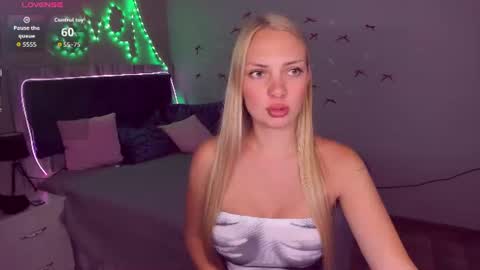 Snapshot of nancysummer chatting on 07-25-26, 10:02 NancySummer online show from 07-25-26, 10:02