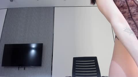 Naomi online show from 12-30-24, 06:31