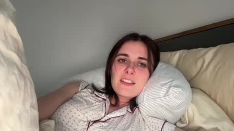 Snapshot of naomi________ chatting on 07-20-26, 12:14 Naomi online show from 07-20-26, 12:14