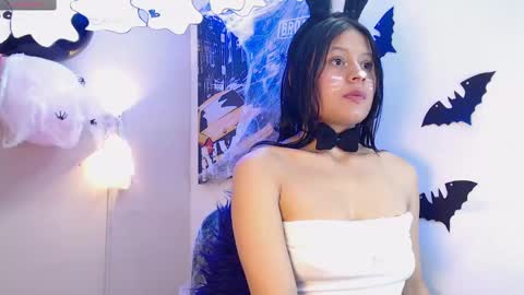 NAOMI online show from 10-10-25, 01:26