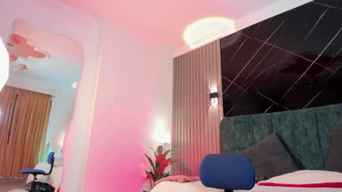 Naomi online show from 04-10-26, 12:10