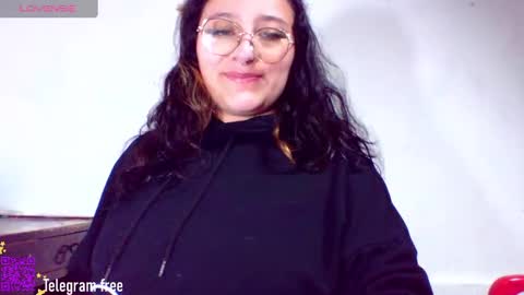 Snapshot of naomi_moon3 chatting on 12-12-24, 12:59 Naomi online show from 12-12-24, 12:59