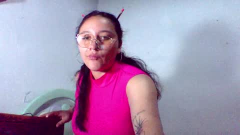 Snapshot of naomi_moon3 chatting on 12-20-24, 03:36 Naomi online show from 12-20-24, 03:36