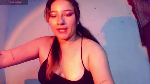 Snapshot of naomi_moon3 chatting on 01-07-25, 08:42 Naomi online show from 01-07-25, 08:42