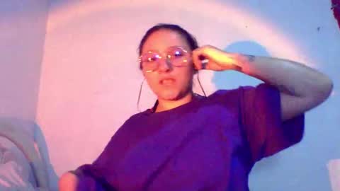 Snapshot of naomi_moon3 chatting on 01-14-25, 12:33 Naomi online show from 01-14-25, 12:33