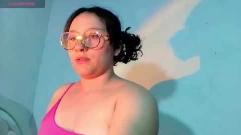 Snapshot of naomi_moon3 chatting on 02-04-25, 03:11 Naomi online show from 02-04-25, 03:11