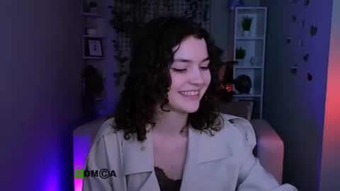 Snapshot of naomi_perl chatting on 06-17-26, 12:40 Naomi online show from 06-17-26, 12:40